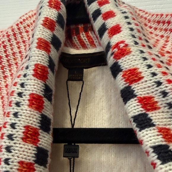 Maxsport Women's Cream and Red Patterned Cardigan, Size L - Picture 7 of 7